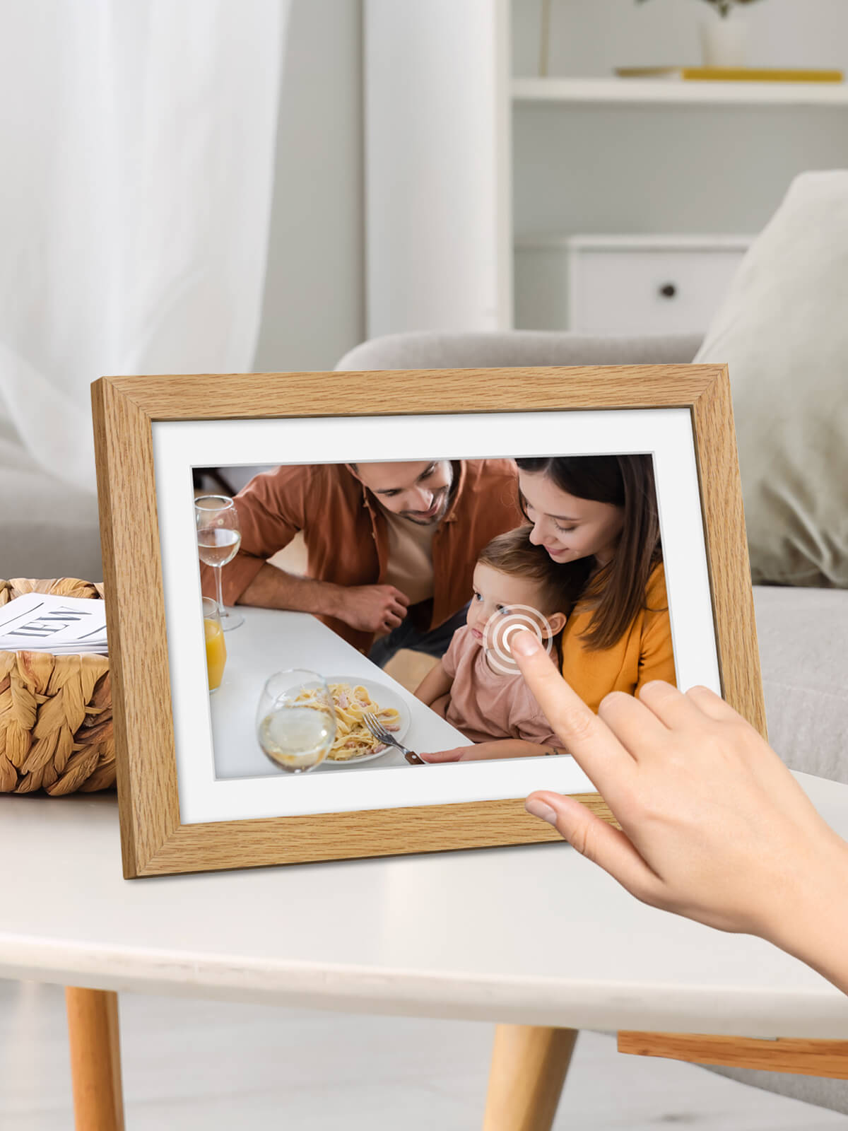 HD-touchscreen-frame